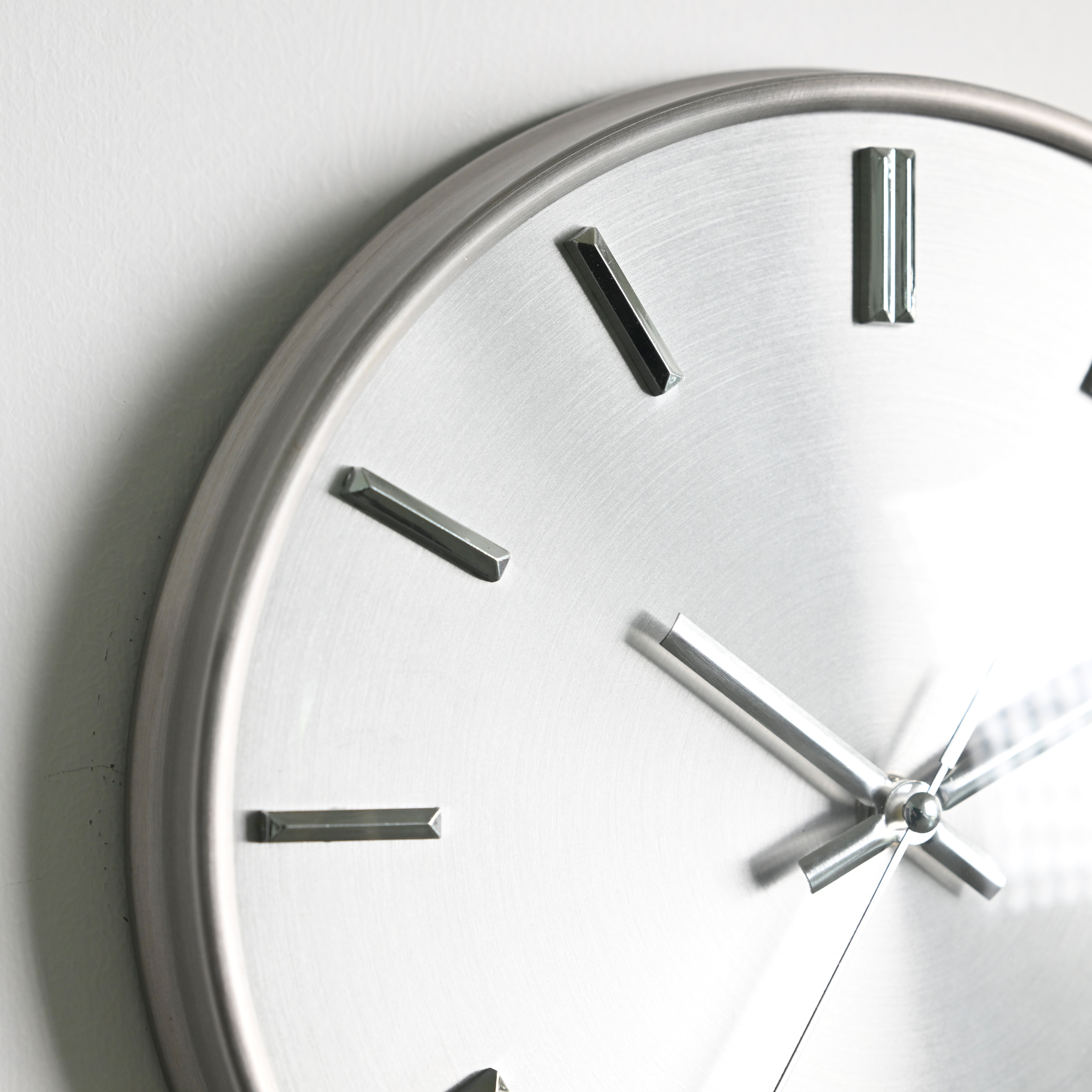 Metal Wall Clock - N52N Natural Aluminum Color image 2